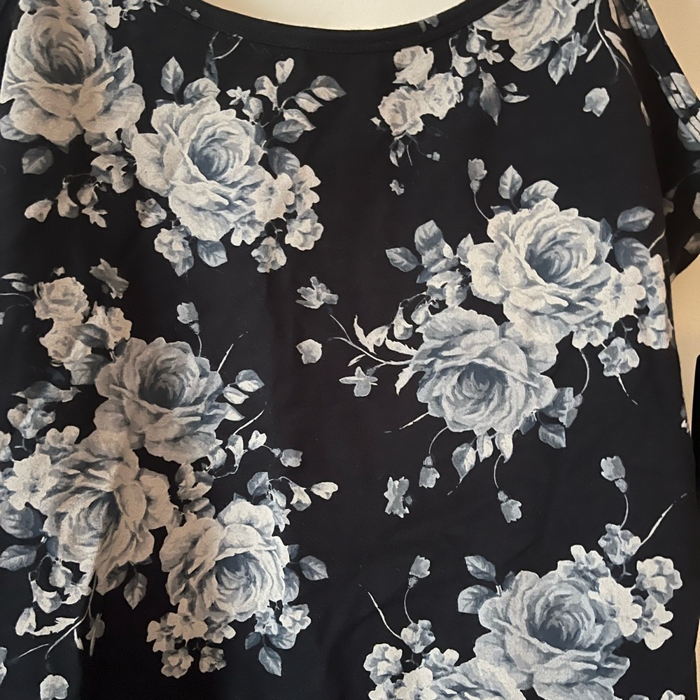 torrid Rose Print tank top 1